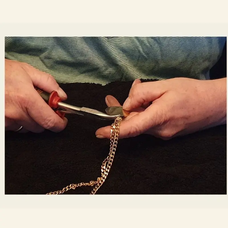 Ketting met letters goud kleurig graveren